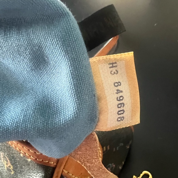 SOLD.  DOUNEY & BOURKE - Picture 8 of 9